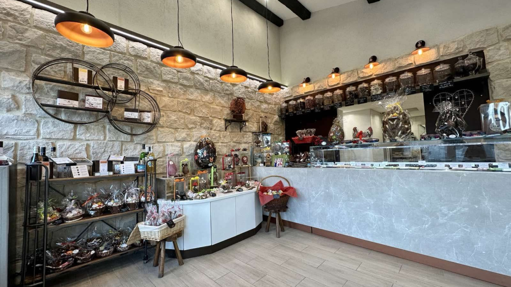 La Féérie de Pâques s’installe à la chocolaterie : Animaux, Œufs et Créations Gourmandes vous attendent ! 